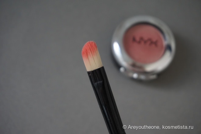 Два новичка от NYX в моей коллекции - NYX Prismatic Eyeshadow - Golden Peach, NYX Dark Circle concealer - Fair