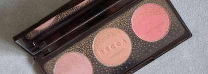 Палитра румян Becca Blushed with Light Blush Trio Palette (оттенки Wisteria, Songbird, Snapdragon)