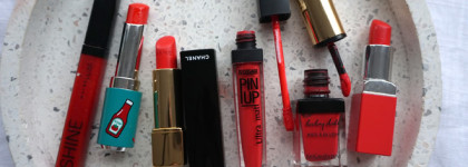 Коллекция помад. Красные и околокрасные