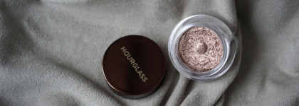 Hourglass Scattered Light Glitter Eyeshadow in Smoke - сравнения с подобными, особенности формулы