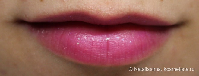 Неоновое искрящееся море на губах от Missha Neon Tint Gloss Marine Blue