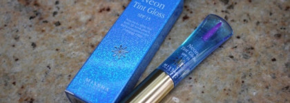 Неоновое искрящееся море на губах от Missha Neon Tint Gloss Marine Blue