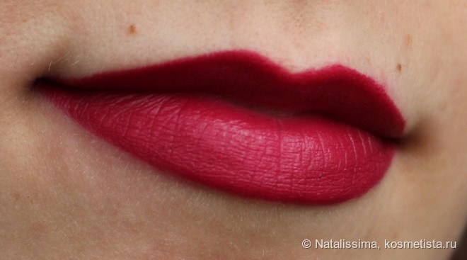 Восхитительная бордово-малиновая IsaDora Twist-Up Matt Lips Satin Soft Peel 65 Ruby Gem