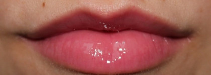 Милейший кисельный блеск Catrice Luxury Lip Intensive Care Gloss 030 Revolution- berry lips