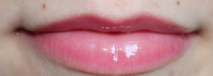 Милейший кисельный блеск Catrice Luxury Lip Intensive Care Gloss 030 Revolution- berry lips