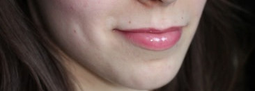 Милейший кисельный блеск Catrice Luxury Lip Intensive Care Gloss 030 Revolution- berry lips