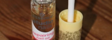 Палочка-выручалочка для кутикулы Essence studio nails repairing nail oil