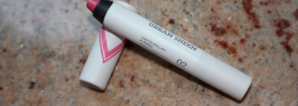 Тающий карандаш-блеск для губ Kiko Urban Sheen lipgloss 02 Vibrant Camellia