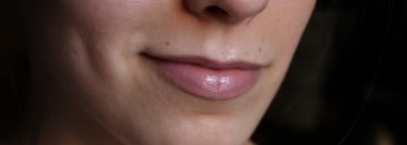Необычный увлажняющий блеск Kiko Ultra Glossy Stylo 820