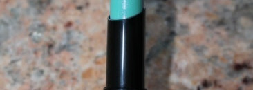 Необычный увлажняющий блеск Kiko Ultra Glossy Stylo 820