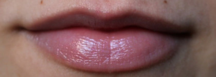 Необычный увлажняющий блеск Kiko Ultra Glossy Stylo 820