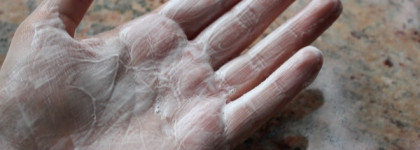 Корейская очищающая пенка для лица Holika Holika Pig-clear dust out