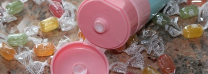 Корейская очищающая пенка для лица Holika Holika Pig-clear dust out