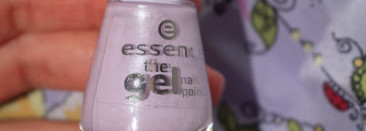 Нежный весенний лак Essence gel nail polish a whisper of spring
