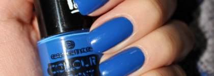 Прекрасный ультрамариновый однослойник Essence Colour Boost 11 instant match