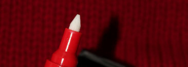 Фломастер-лак для ногтей Catrice Nail Paint To Go nail polish pen C06 Tomato Red Rush