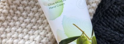 Крем для офиса: корейский дневной крем для рук Food a Holic Olive Moisture Hand Cream