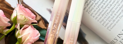 Бальзамы Huda Beauty для объёма губ и естественного макияжа bare face