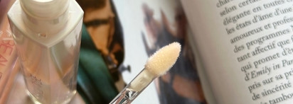 Бальзамы Huda Beauty для объёма губ и естественного макияжа bare face