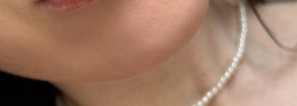 Бальзамы Huda Beauty для объёма губ и естественного макияжа bare face