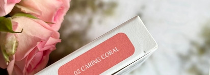 Huda Beauty GloWish Cheeky Vegan Blush Powder 02 Caring Coral