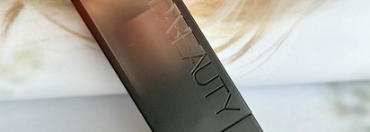 Комфортная Huda Beauty Power Bullet Cream Glow Hydrating Lipstick «Bossy Brown Hustla»