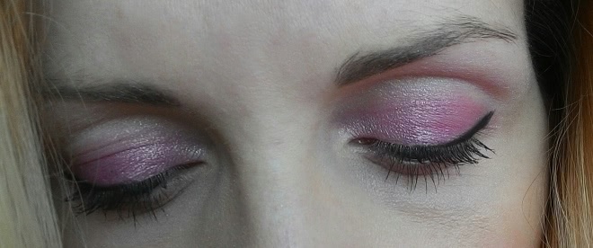 Тени Essence Metal Glam Eyeshadow в оттенках 03 и 08