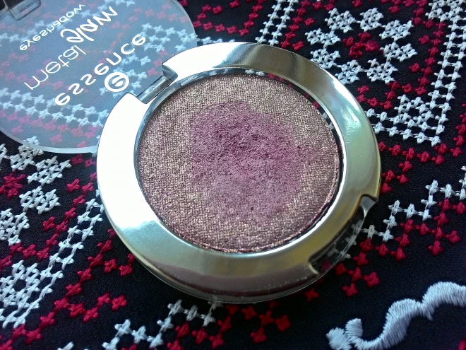 Тени Essence Metal Glam Eyeshadow в оттенках 03 и 08