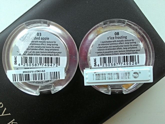Тени Essence Metal Glam Eyeshadow в оттенках 03 и 08