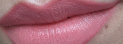 Essence Xxxl Longlasting Lipgloss (Matt Effect) 05 Velvet Rose, или «моя» капризная вельветовая роза