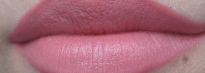 Essence Xxxl Longlasting Lipgloss (Matt Effect) 05 Velvet Rose, или «моя» капризная вельветовая роза