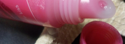 Essence glossy kiss lipbalm 05 berry kiss