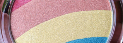 Радужный хайлайтер Essence Prismatic Glow Highlighter