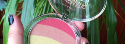 Радужный хайлайтер Essence Prismatic Glow Highlighter