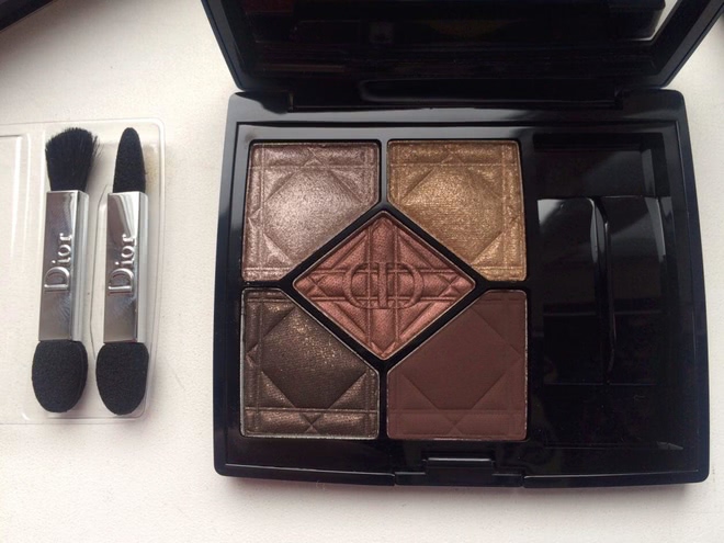 Dior 5 couleurs "677 Hypnotize"