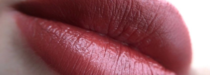 Помады MAC в оттенках Antique Velvet, Paramount, Del Rio