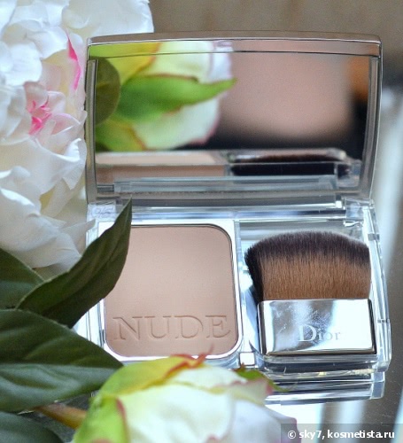 Как долго я тебя ждала! Diorskin Nude Compact Natural Glow Radiant Powder Foundation SPF 10 PA+++ в оттенке № 020 Light Beige