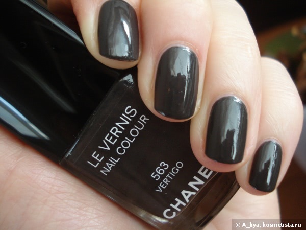 Осень с Chanel Le Vernis Nail Colour 559 Frenzy, 563 Vertigo & 561 Suspicious