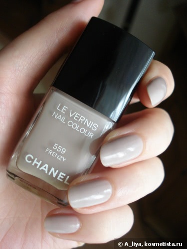 Осень с Chanel Le Vernis Nail Colour 559 Frenzy, 563 Vertigo & 561 Suspicious