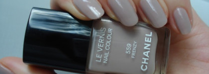 Осень с Chanel Le Vernis Nail Colour 559 Frenzy, 563 Vertigo & 561 Suspicious