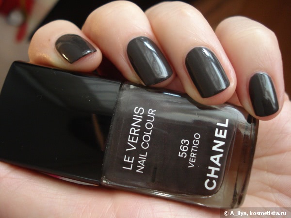 Осень с Chanel Le Vernis Nail Colour 559 Frenzy, 563 Vertigo & 561 Suspicious