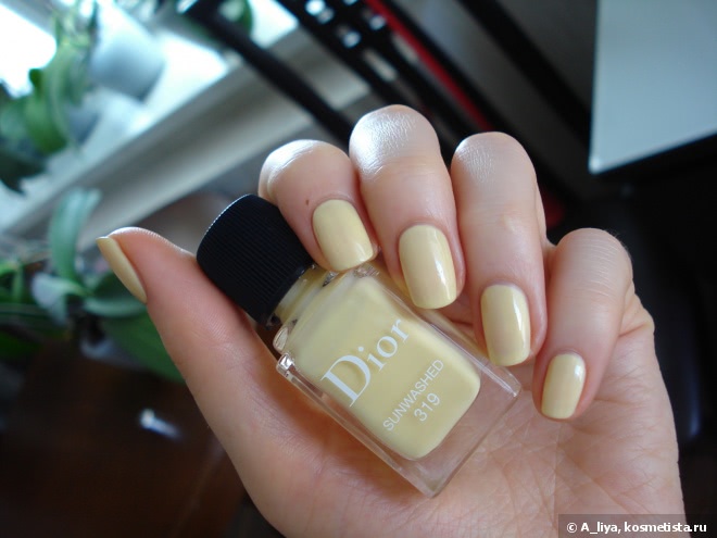 Dior Vernis Haute Couleur Extreme Wear Nail Lacquer #401 Saint-Tropez & Dior Vernis Couture Colour Gel Shine and Long Wear Nail Lacquer #319 Sunwashed