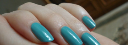 Dior Vernis  Haute Couleur Extreme Wear Nail Lacquer  #401 Saint-Tropez &  Dior Vernis  Couture Colour Gel Shine and Long Wear Nail Lacquer  #319 Sunwashed