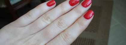 La petite Robe noire Guerlain Nail Colour # 003 Red Heels