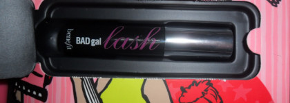 Моя нежданная радость с набором от Benefit Girl o'clock rock