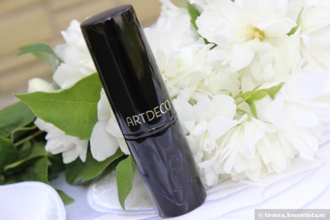 Увлажняющая помада «Совершенный цвет» Artdeco Perfect Color Lipstick # 22 nude antique pink