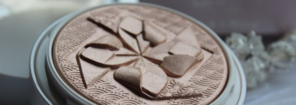 Пудра-хайлайтер Guerlain Poudre De Soie Illuminating Silk Shimmer Powder