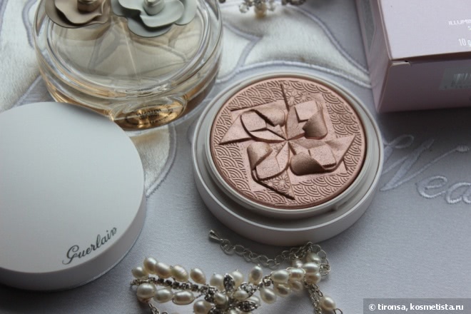 Пудра-хайлайтер Guerlain Poudre De Soie Illuminating Silk Shimmer Powder
