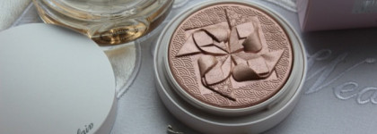 Пудра-хайлайтер Guerlain Poudre De Soie Illuminating Silk Shimmer Powder