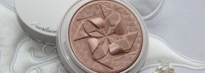 Пудра-хайлайтер Guerlain Poudre De Soie Illuminating Silk Shimmer Powder